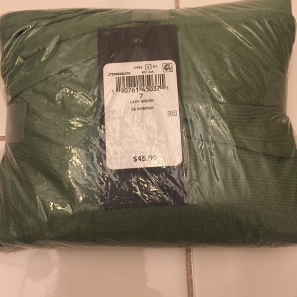 BRAND NEW girl Guess guess green open shoulder green romper size 7 - Picture 3 of 3